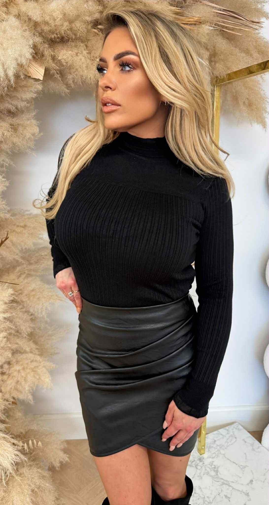 RUFFLY SWEAT TOP 5711 BLACK RUFFLY SWEAT TOP 5711 BLACK