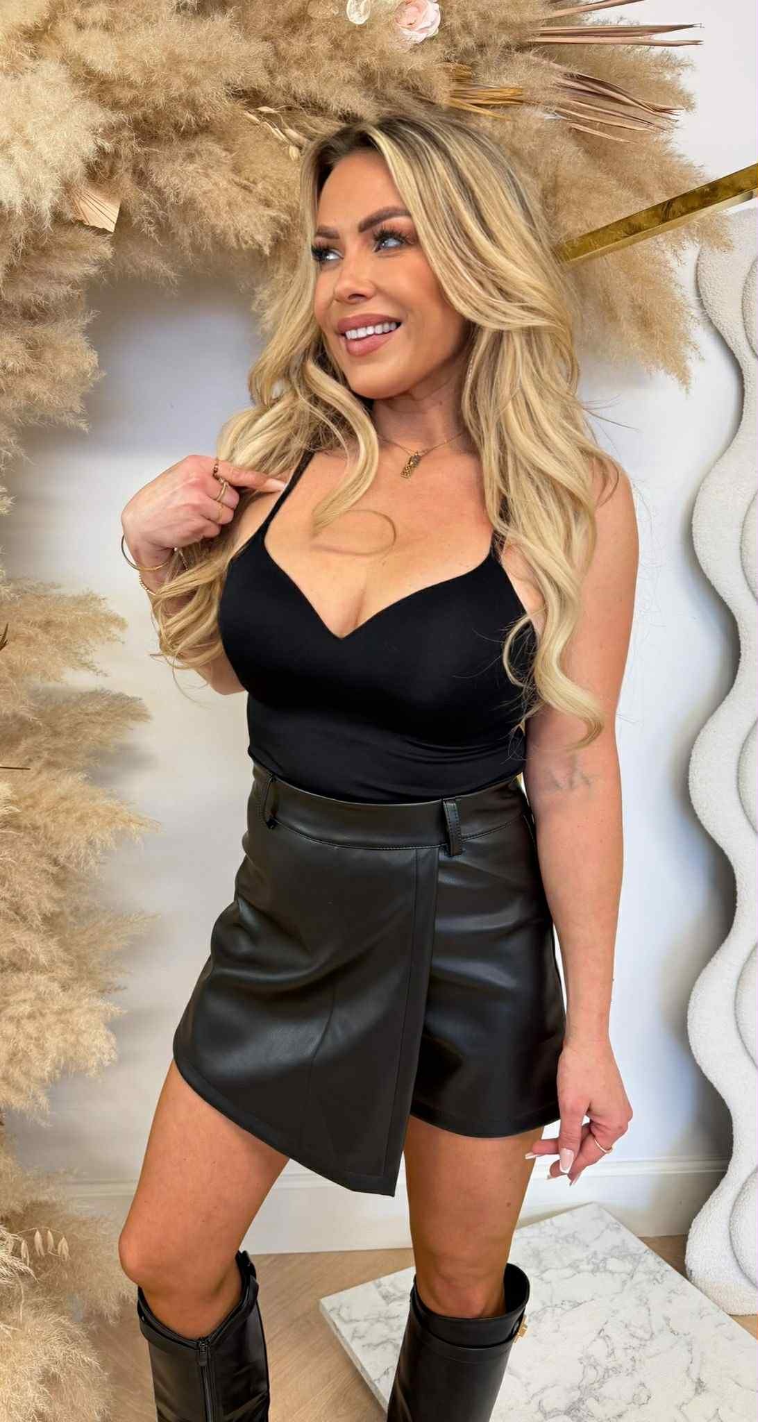 NATHALIE SHAPE CUP TOP 9708 BLACK NATHALIE SHAPE CUP TOP 9708 BLACK