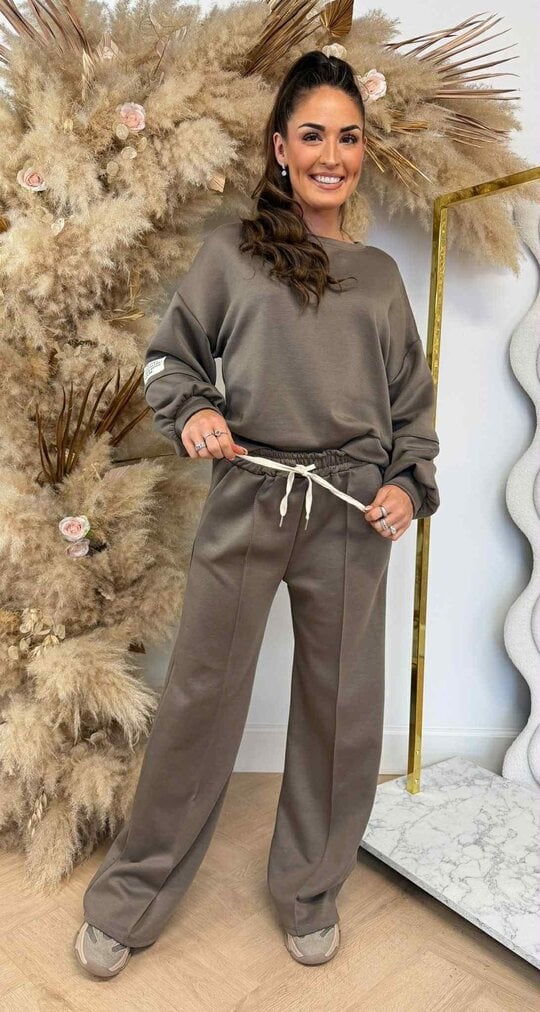 MARISKA EMBLEEM SET TAUPE