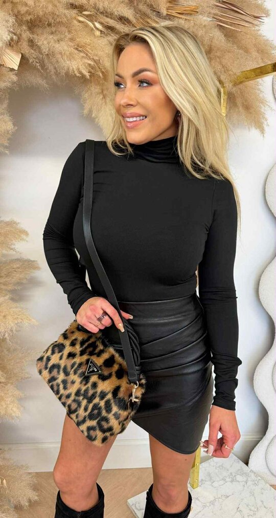 BY SWAN TURTLE NECK BASIC STRETCH TOP 10090 BLACK