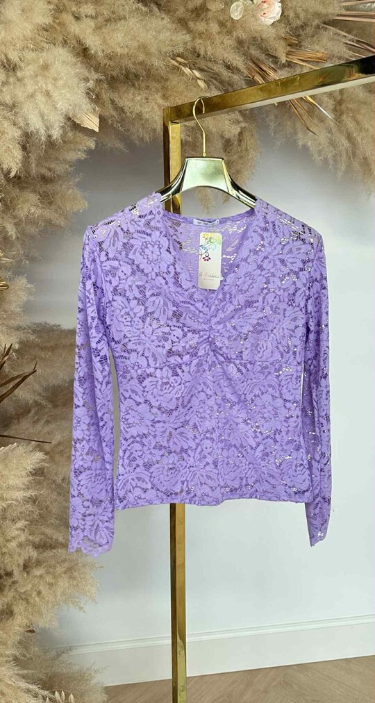 DONNA ALL OVER LACE TOP LILA