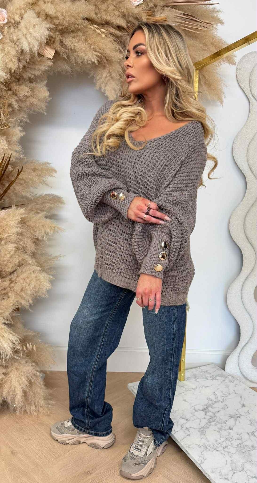 KNITTED BUTTON TRUI TAUPE KNITTED BUTTON TRUI TAUPE