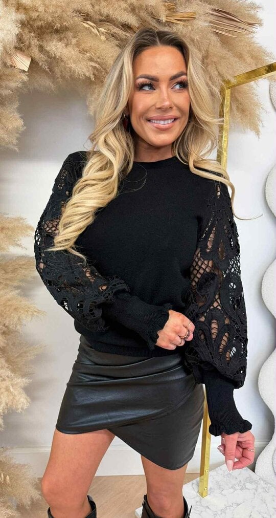 ANN LACE SLEEVE SWEAT 8520 BLACK ANN LACE SLEEVE SWEAT 8520 BLACK