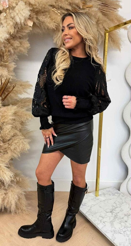 ANN LACE SLEEVE SWEAT 8520 BLACK ANN LACE SLEEVE SWEAT 8520 BLACK