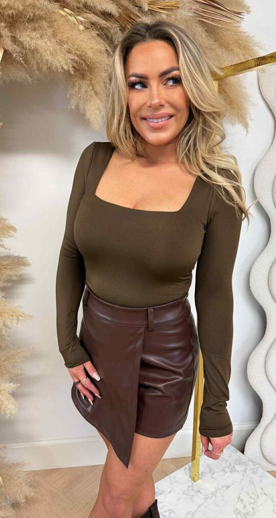 MUSTHAVE BASIC TRAVEL TOP 9066 CHOCO MUSTHAVE BASIC TRAVEL TOP 9066 CHOCO