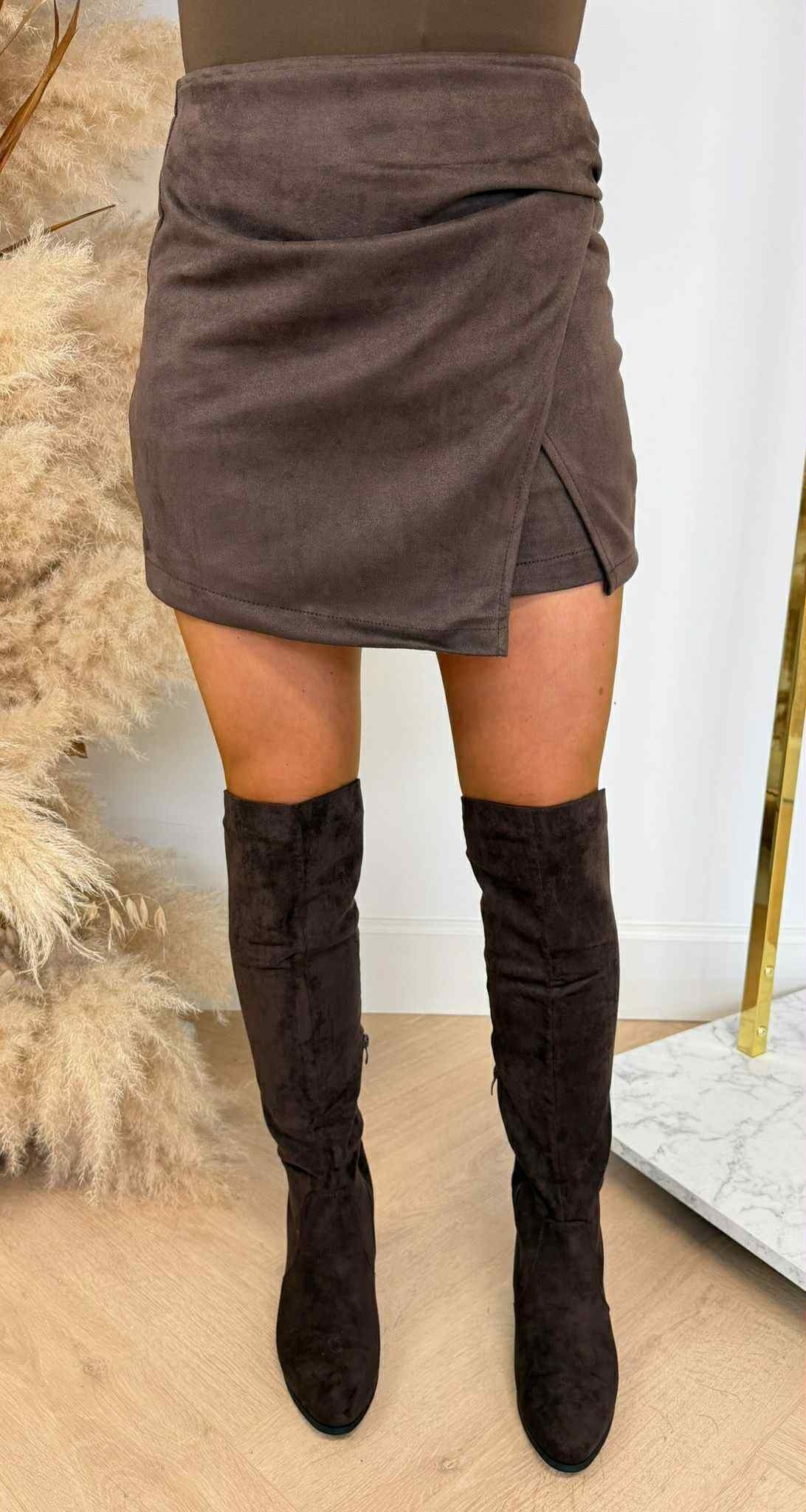 ALISON SUEDE OMSLAG SKORT CHOCO ALISON SUEDE OMSLAG SKORT CHOCO