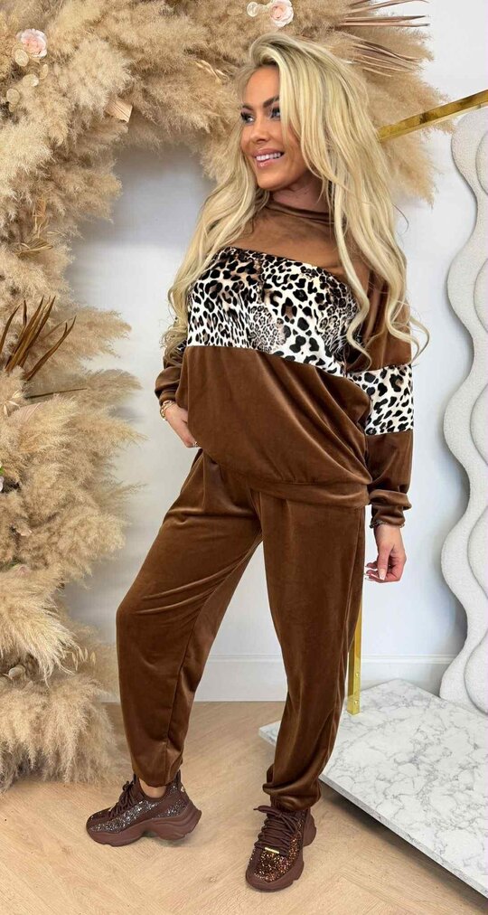 WILD & COMFY VELVET SET CAMEL WILD & COMFY VELVET SET CAMEL