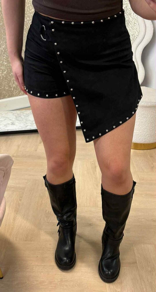 SUEDE LOOK STUDS SKORT BLACK SUEDE LOOK STUDS SKORT BLACK