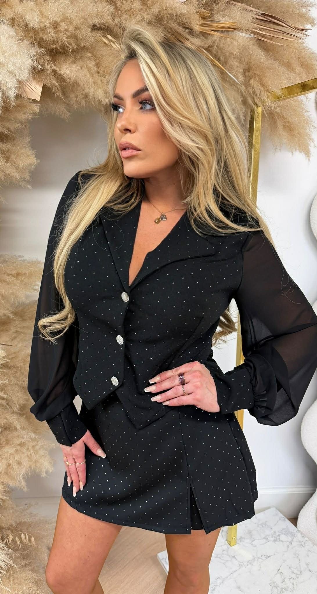 TESSA CHIQUE SET BLAZER + SKORT BLACK TESSA CHIQUE SET BLAZER + SKORT BLACK