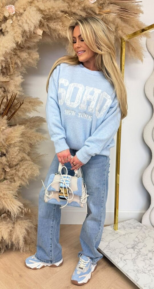 SOHO SOFT LACE TEKST SWEAT AM1000 BABYBLUE