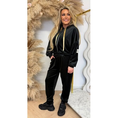 PERFECT VELVET PAK BLACK