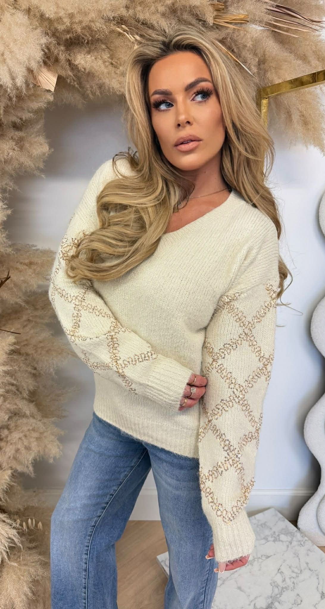V SEQUIN SLEEVE SWEAT 381240 BEIGE V SEQUIN SLEEVE SWEAT 381240 BEIGE