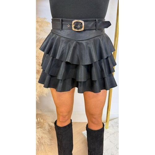 RUFFLE LEATHER LOOK SKORT 7395 BLACK RUFFLE LEATHER LOOK SKORT 7395 BLACK