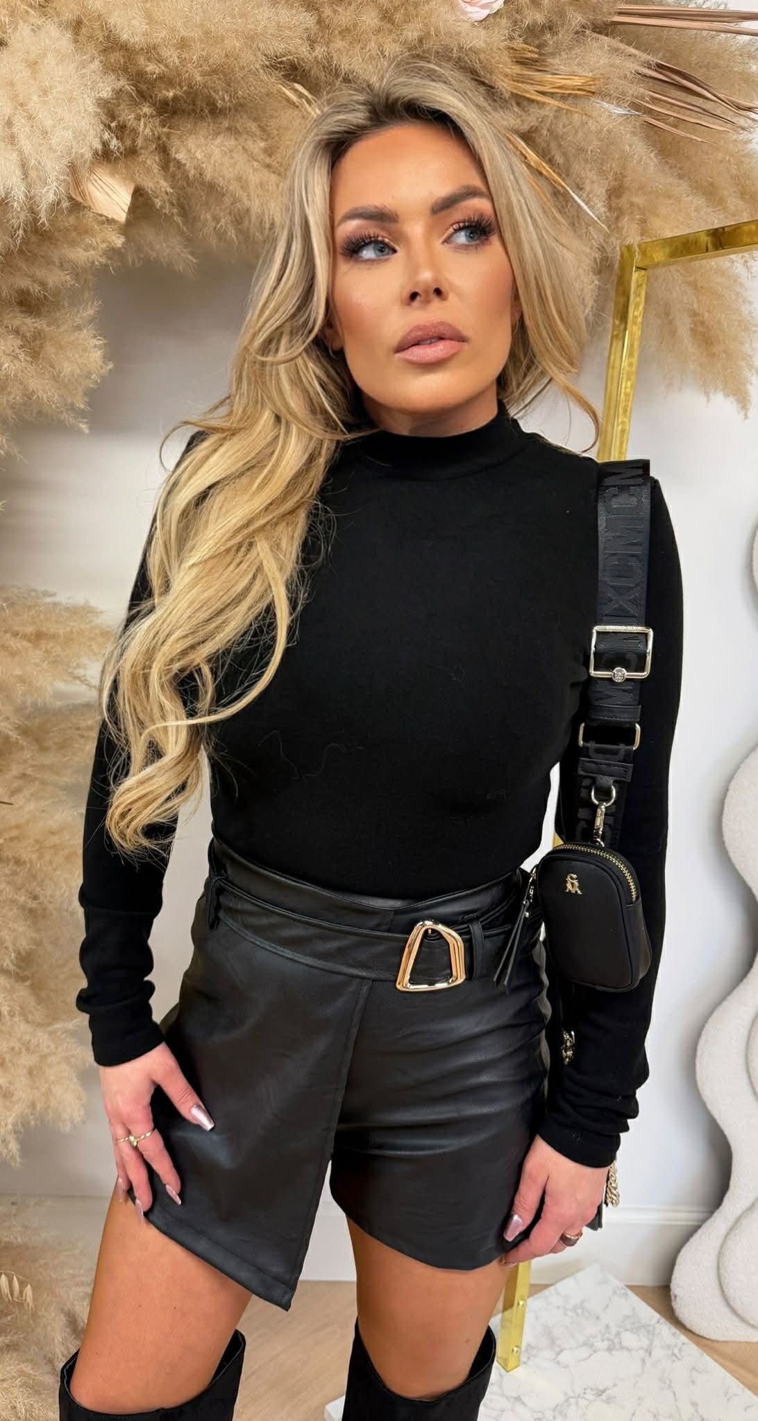 BY SWAN FLEECE TOP 10112 BLACK