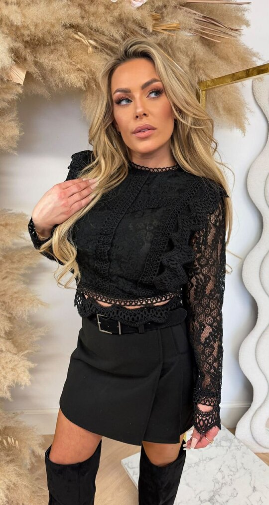 LACY RUFFLE TOP 8840 BLACK LACY RUFFLE TOP 8840 BLACK