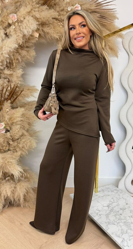 MEGHAN COMFY STRAIGT SET CHOCO MEGHAN COMFY STRAIGT SET CHOCO