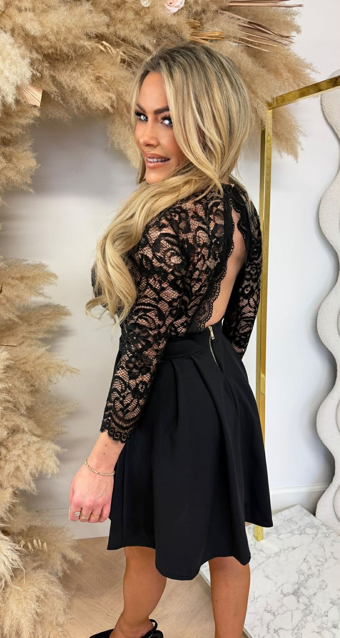 LACE PARIS PERFECT DRESS BLACK LACE PARIS PERFECT DRESS BLACK