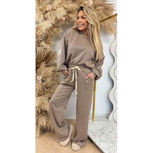 MARISKA EMBLEEM SET TAUPE