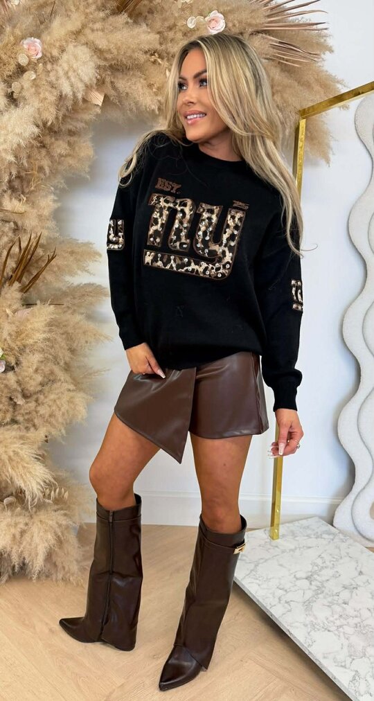 NY 25 LEO STUDDED SWEAT 965 BLACK