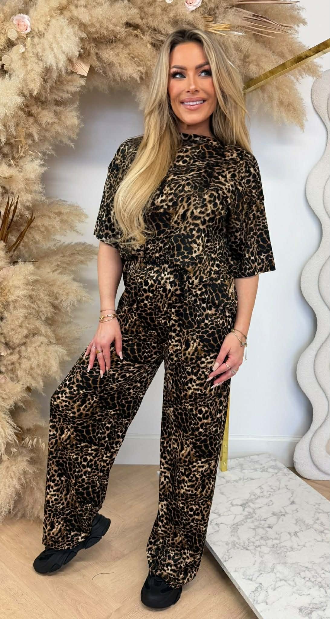 LEOPARD STRETCH SET 905 CAMEL *SMALL LEO*