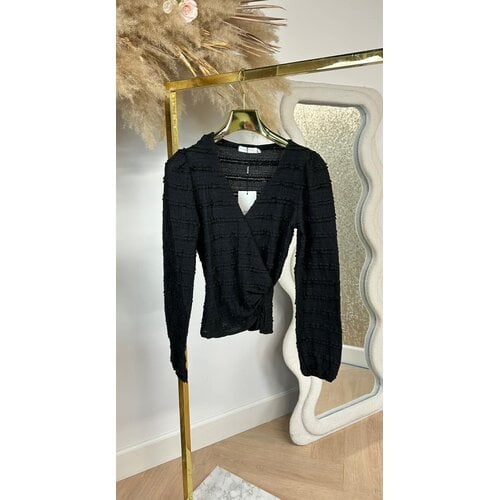 RUFFLE OMSLAG TOP 5187 BLACK
