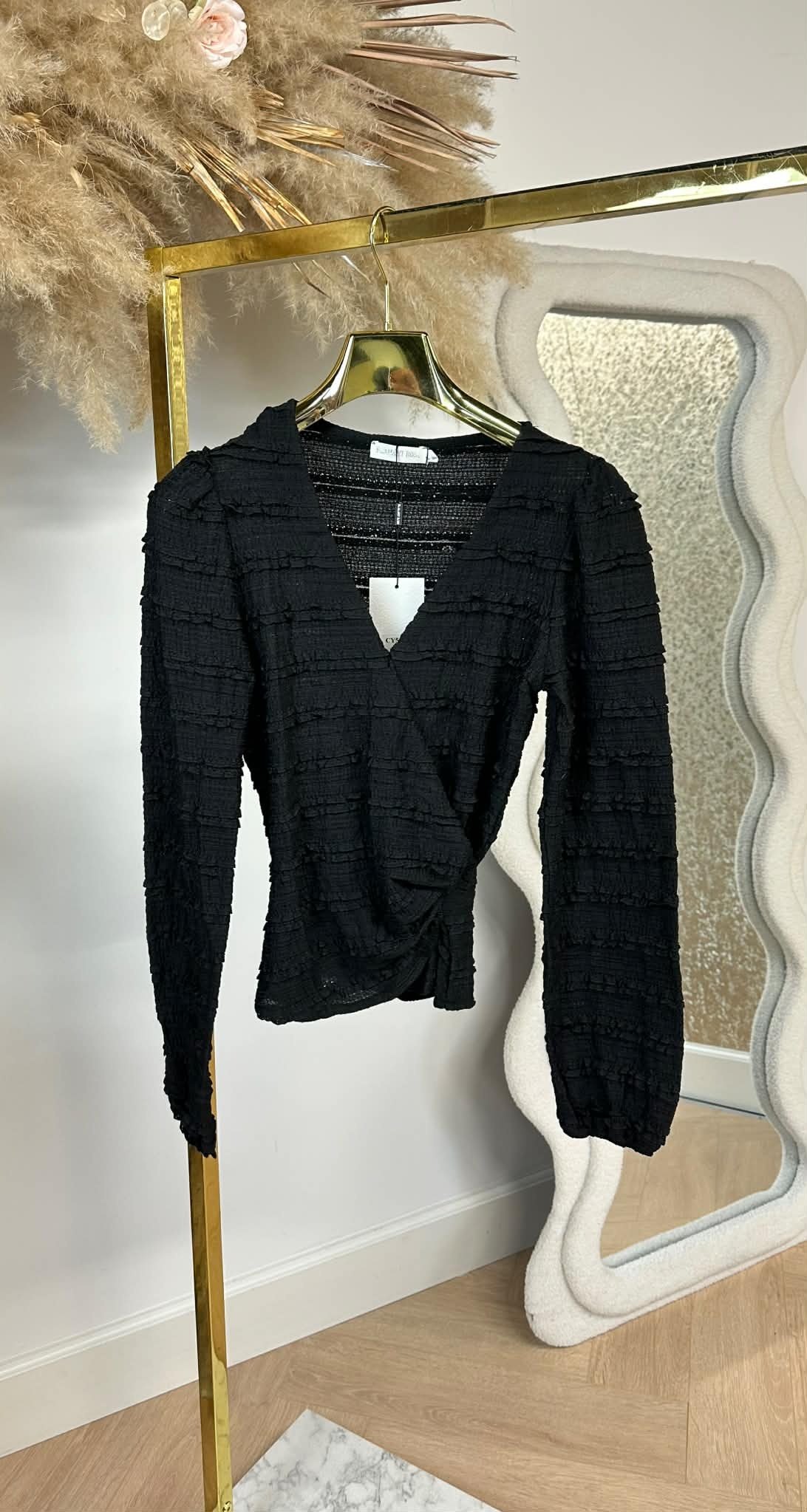 RUFFLE OMSLAG TOP 5187 BLACK