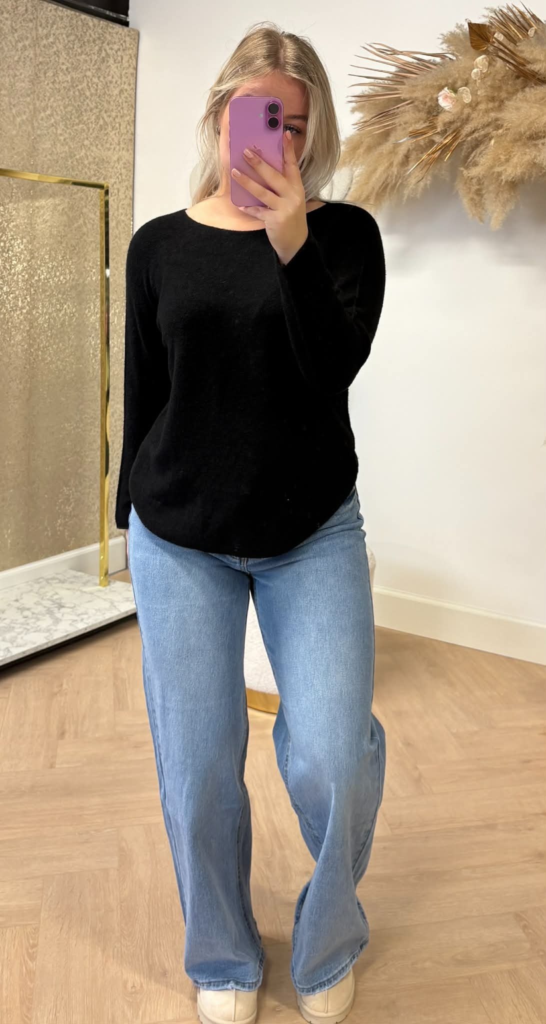 ROUND NECK TOP BLACK