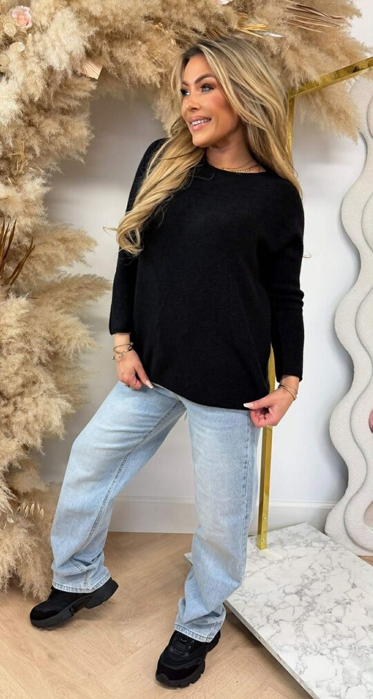 ROUND NECK TOP BLACK