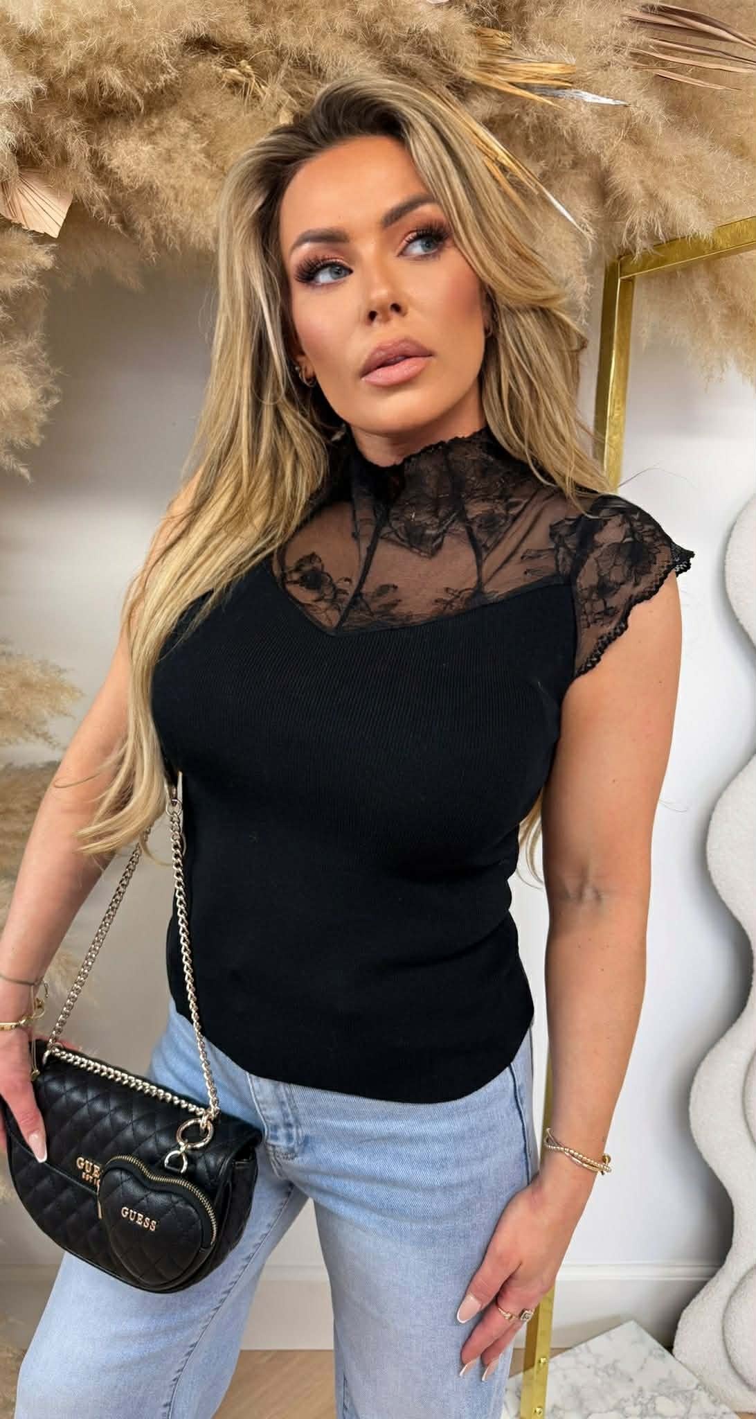 LACE CUTE TOP 6031 BLACK LACE CUTE TOP 6031 BLACK