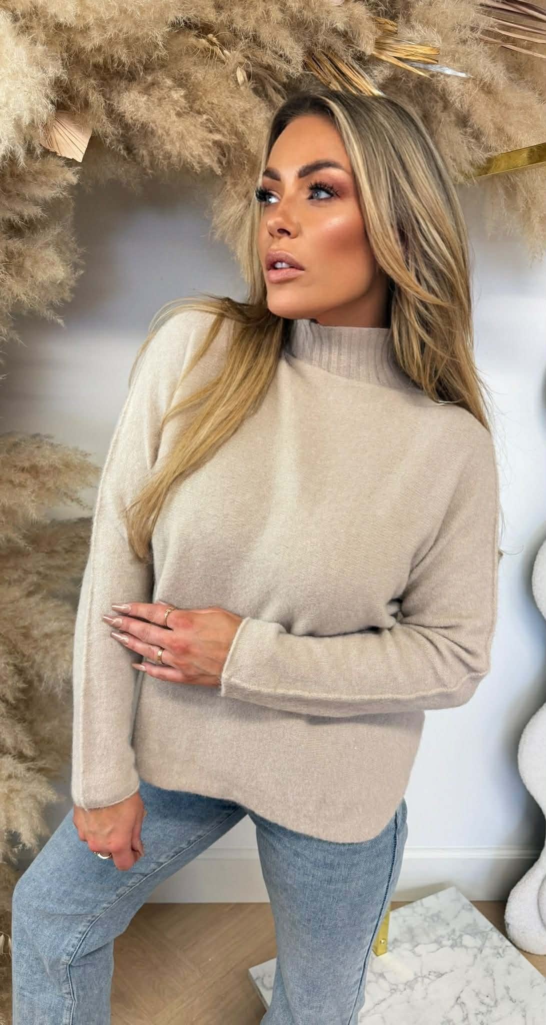 TURTLE NECK SWEAT BEIGE