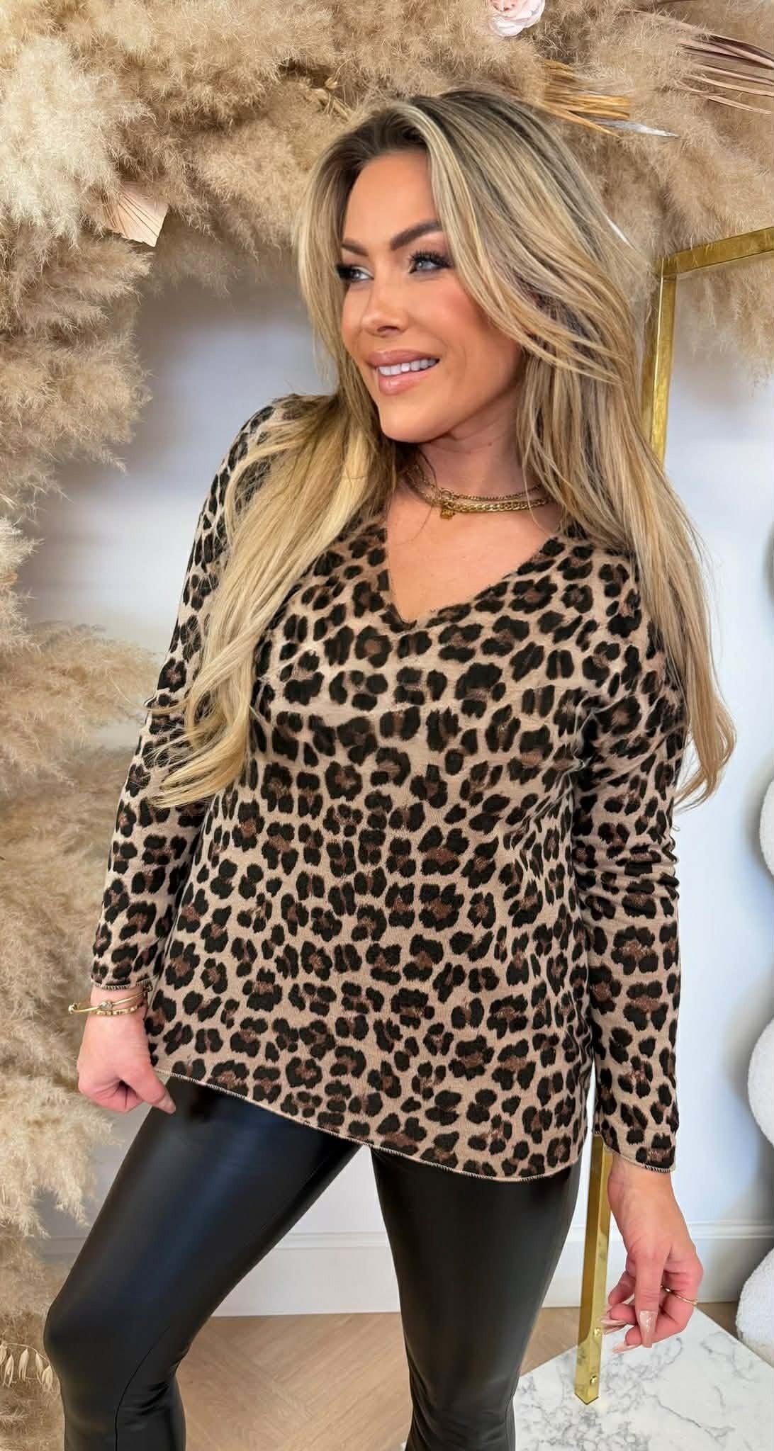 NEW LEO V SWEAT BEIGE