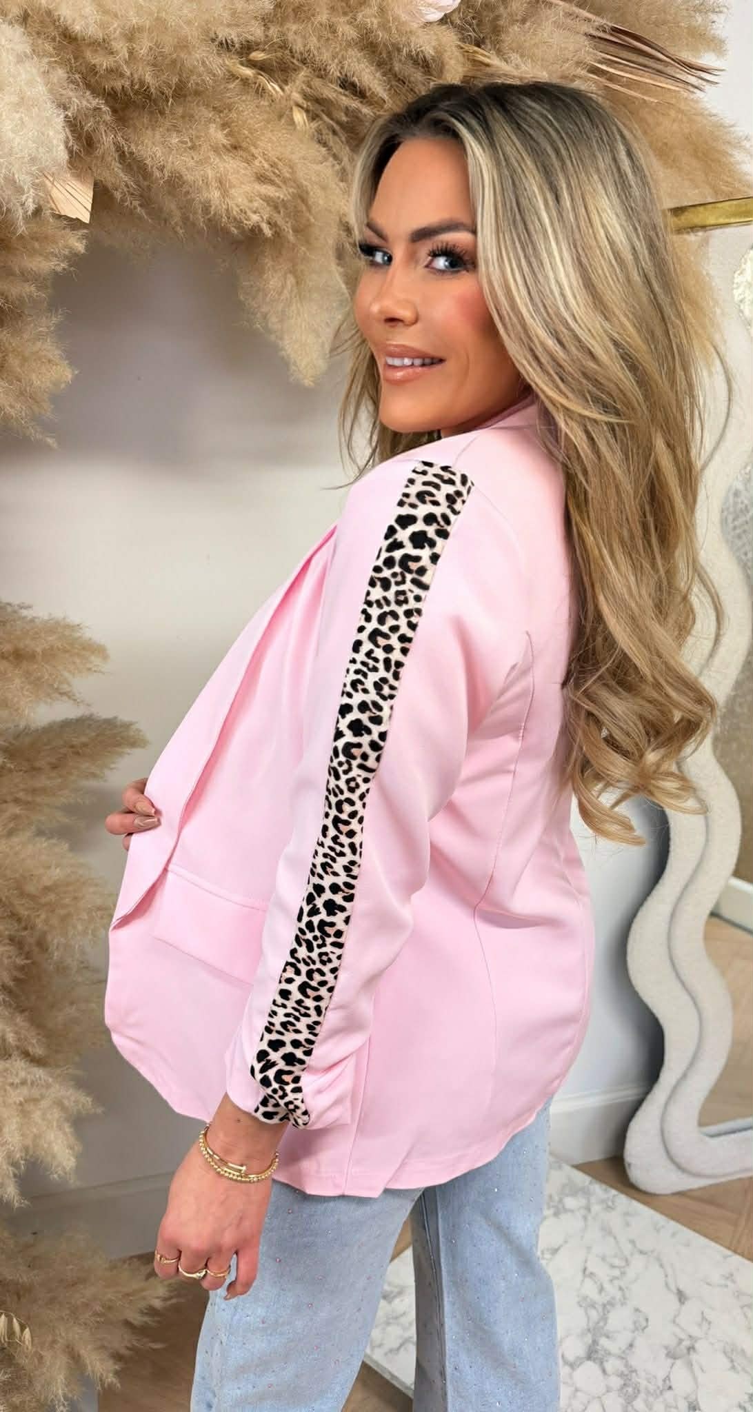 LEOPARD STRIPE CROPPED BLAZER PINK