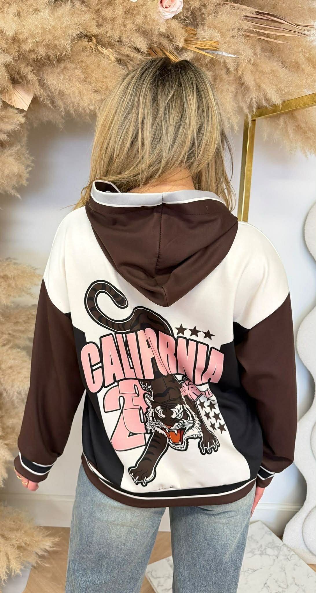 TIGER DREAMS HOODIE CHOCO