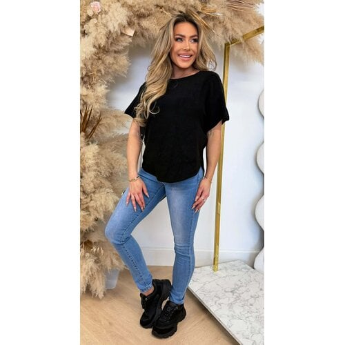 JASMIJN ROUND SOFT SHIRT BLACK