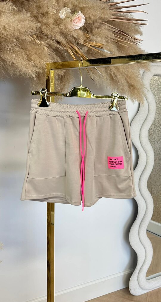 EMBLEEM SOFT SHORT BEIGE