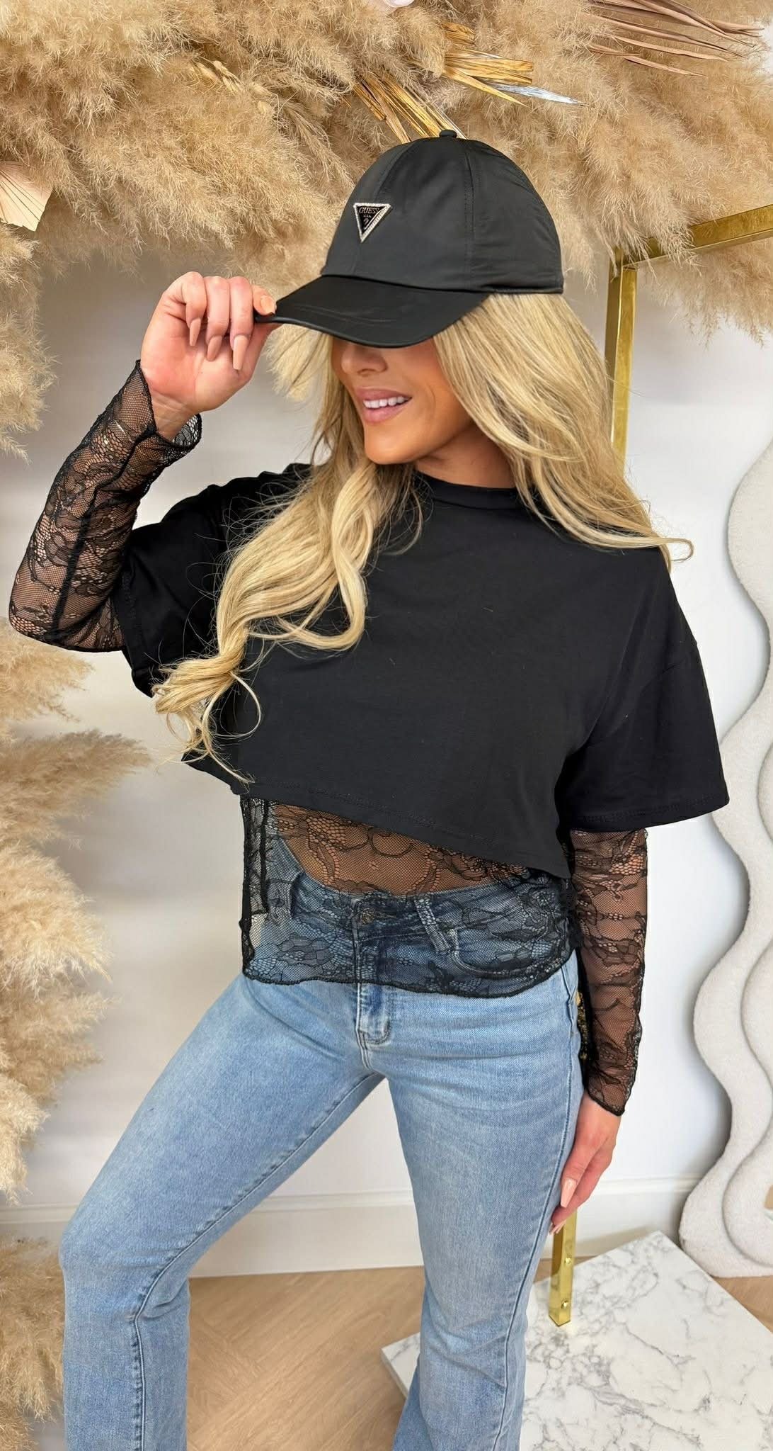 PROMISE LACE CROPPED TEE BLACK