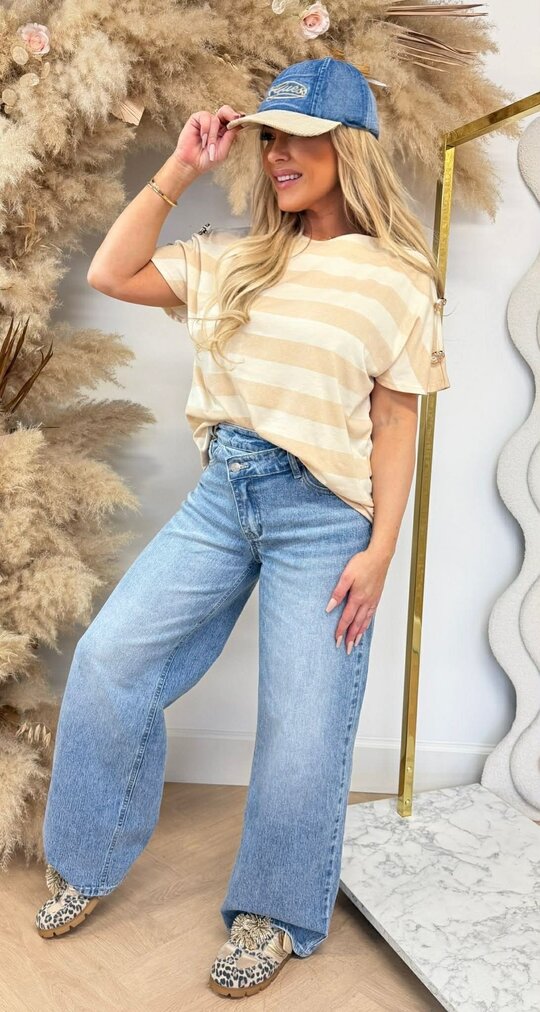 AIMEE STRIPE BUTTON TEE BEIGE AIMEE STRIPE BUTTON TEE BEIGE