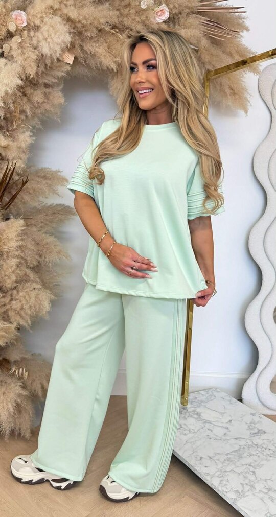 GOLDEN TWO PIECE SET MINT