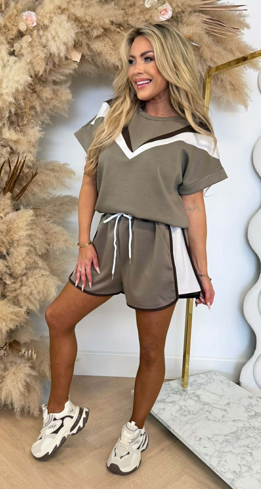 POLLY V STRIPE SET TAUPE