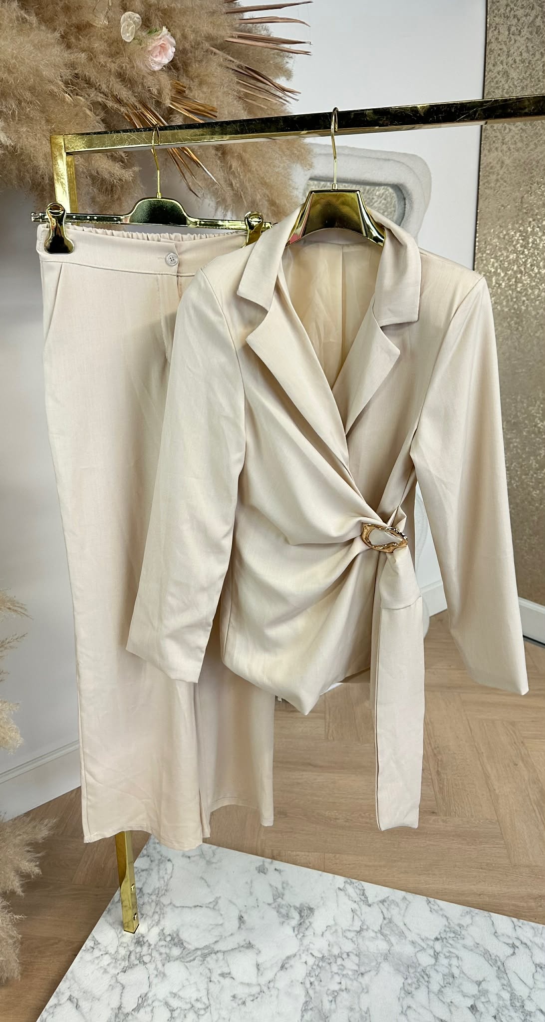 MIA GOLDEN DETAIL SET BEIGE