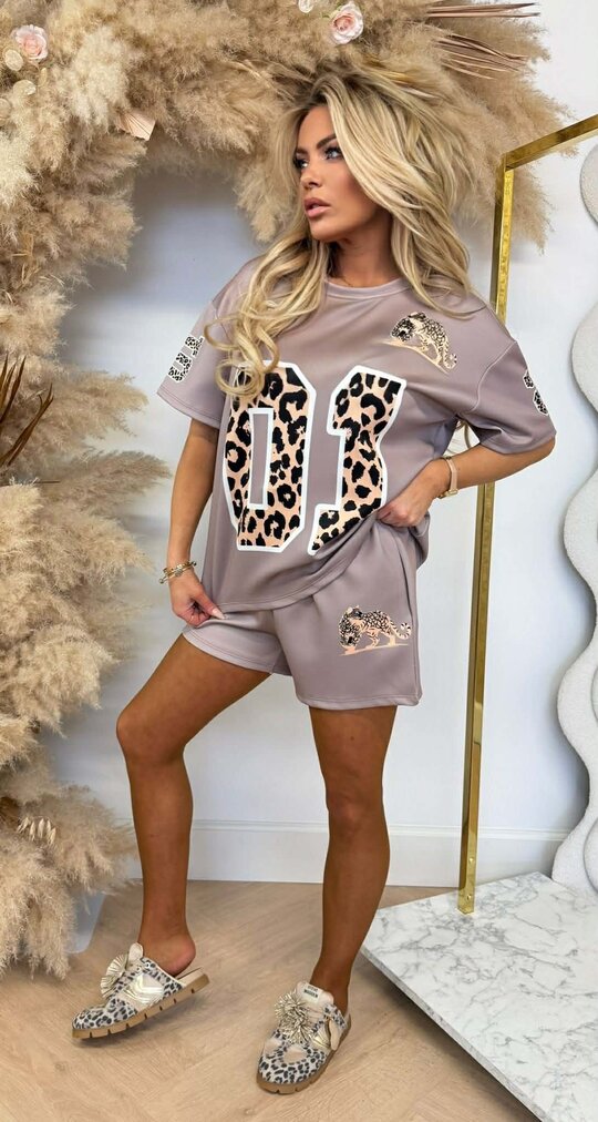 SPORTY LEGENDARY LEO SET TAUPE SPORTY LEGENDARY LEO SET TAUPE