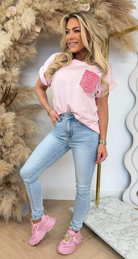 SHIMMER LEO POCKET TEE PINK