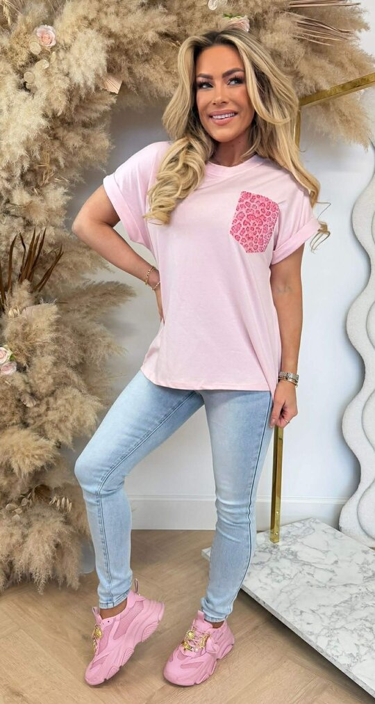SHIMMER LEO POCKET TEE PINK