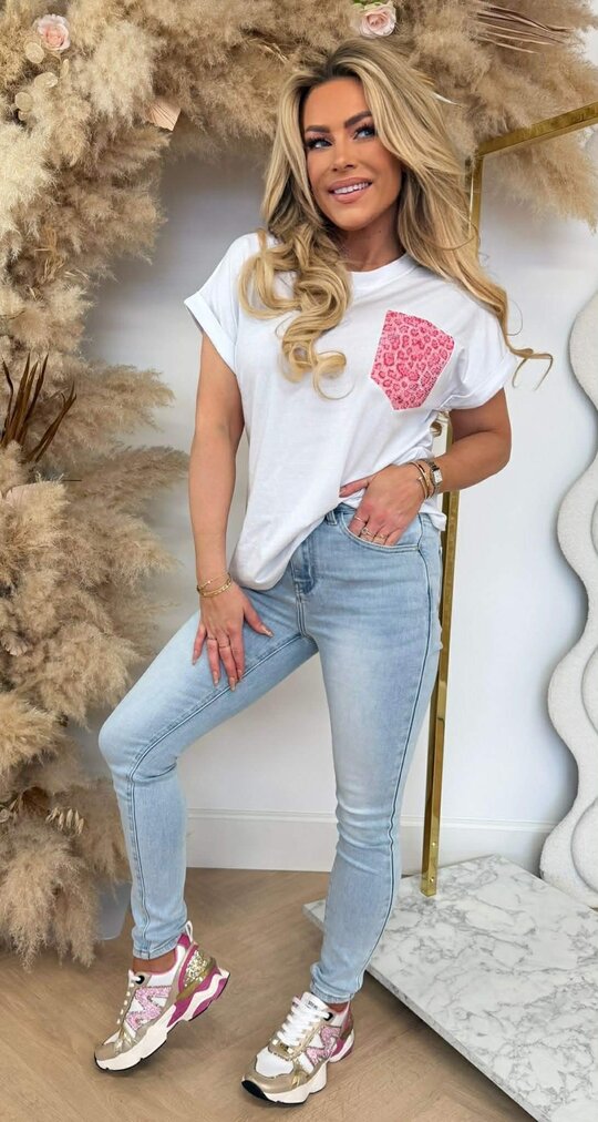 SHIMMER LEO POCKET TEE WHITE