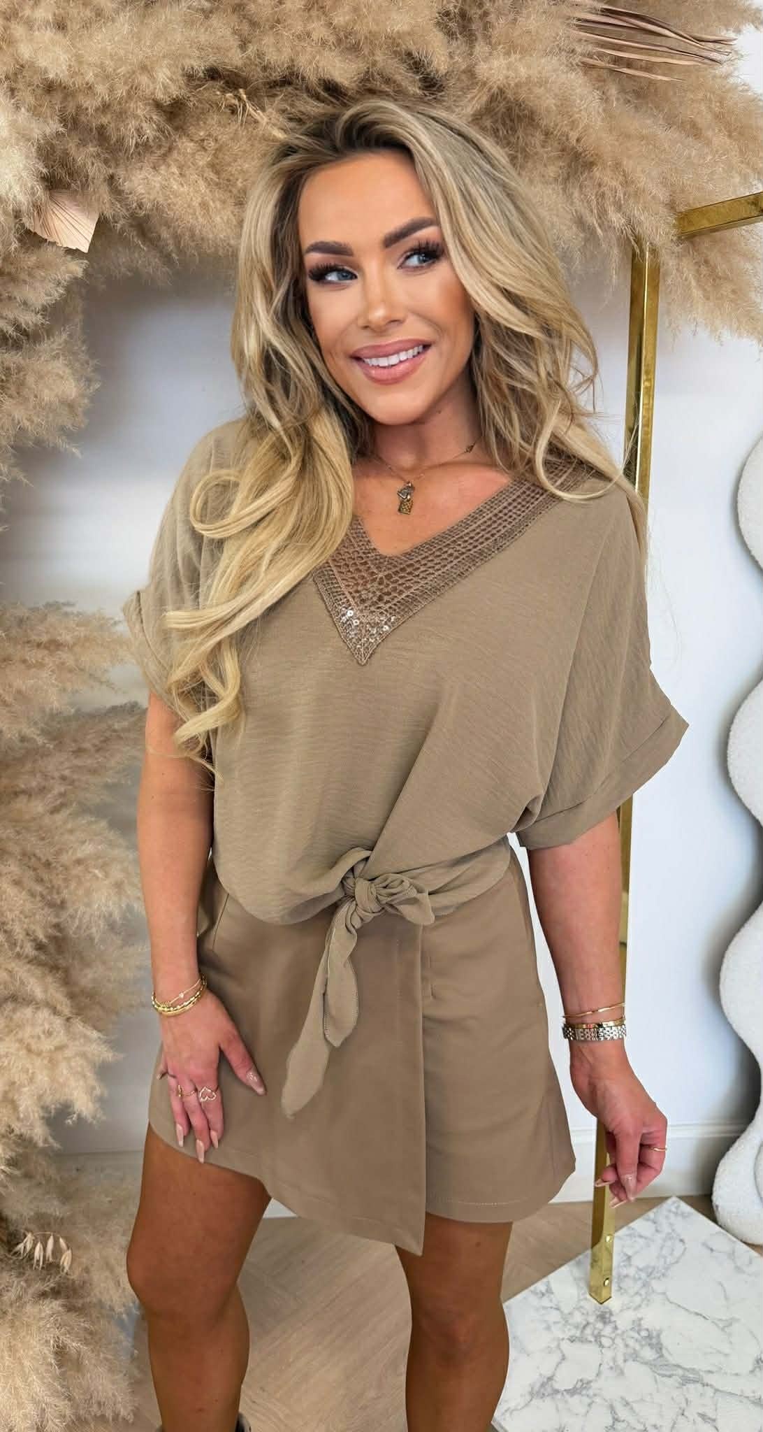 SANDY LOOSE FIT V TOP TAUPE