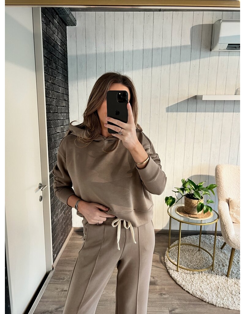 Super Soft Jogger Sweater - Taupe