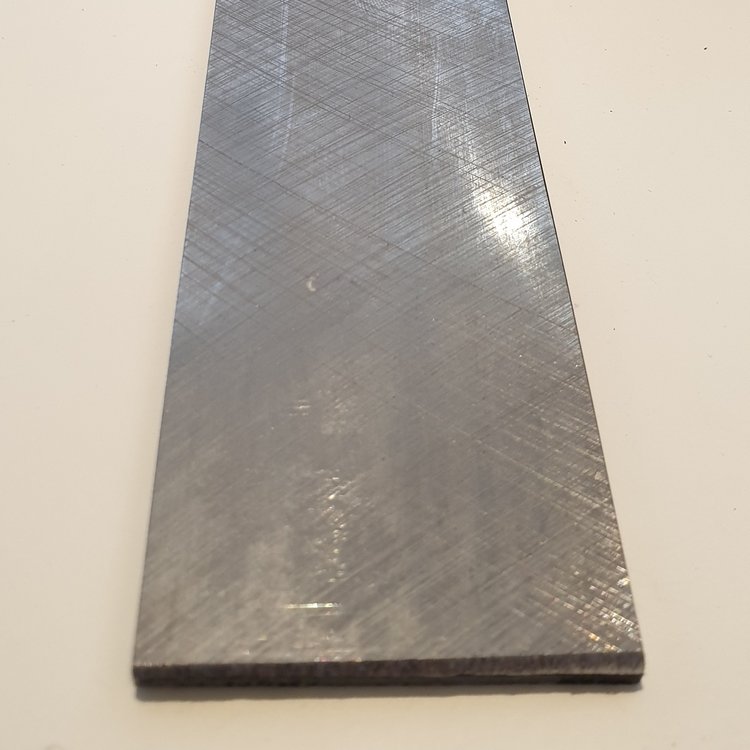 O2  Geslepen Messenstaal