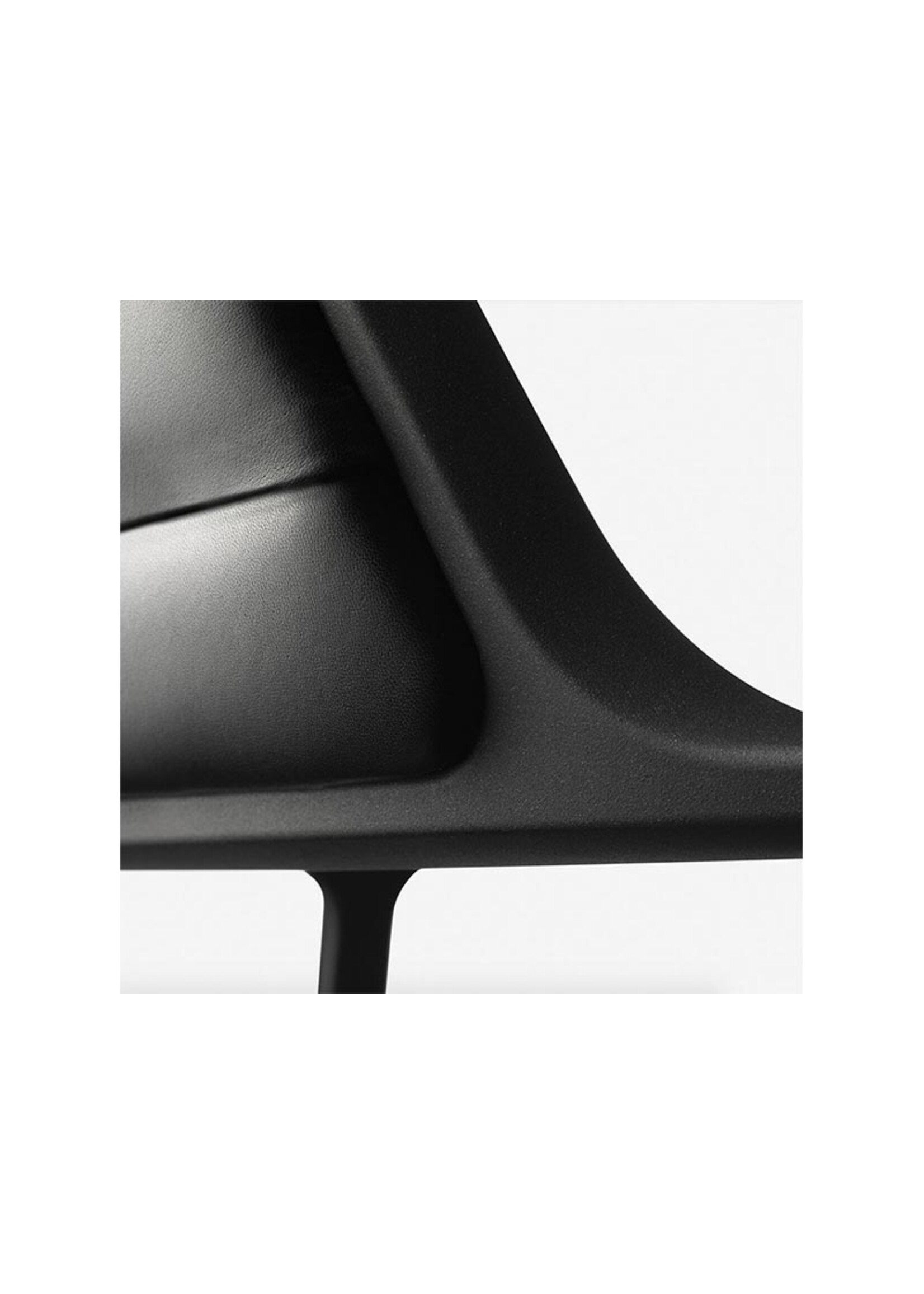 Vipp 451 Chair Black Leather