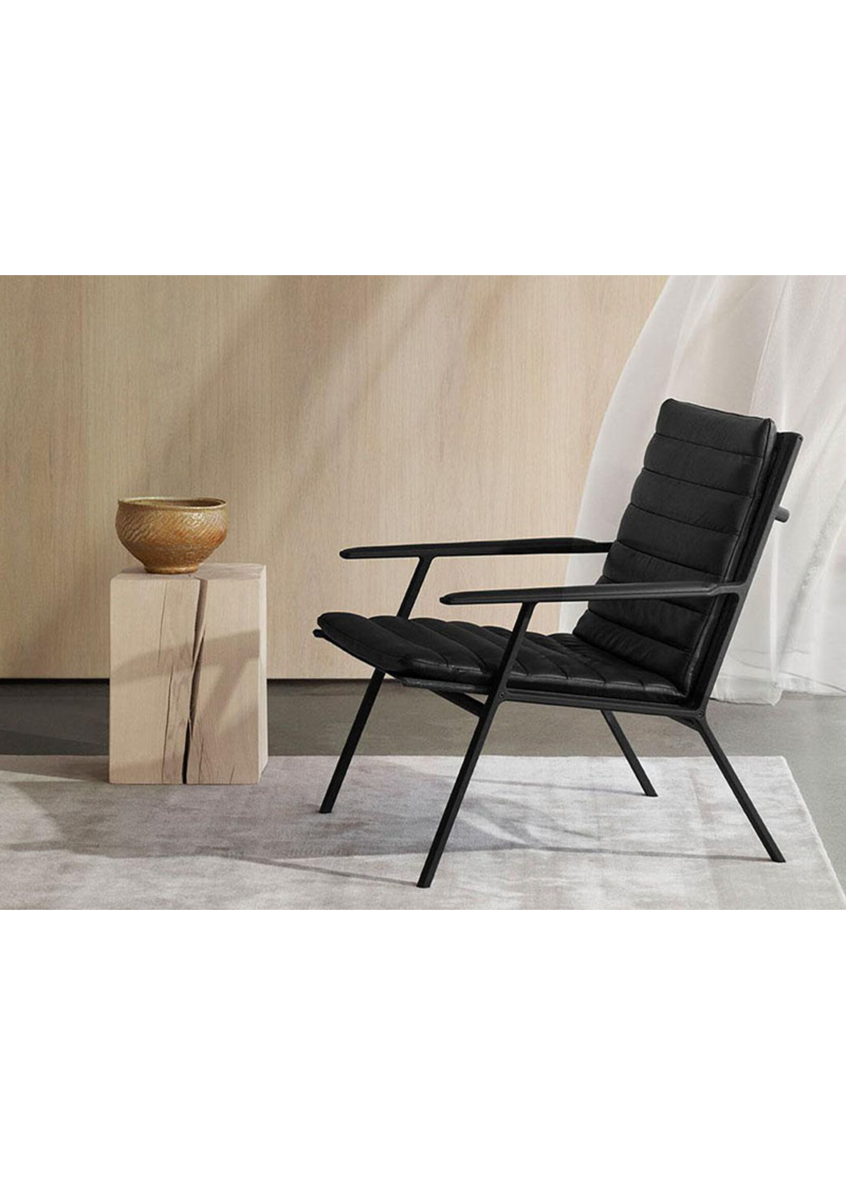 Vipp 456 Shelter Lounge Chair Ebony Leather