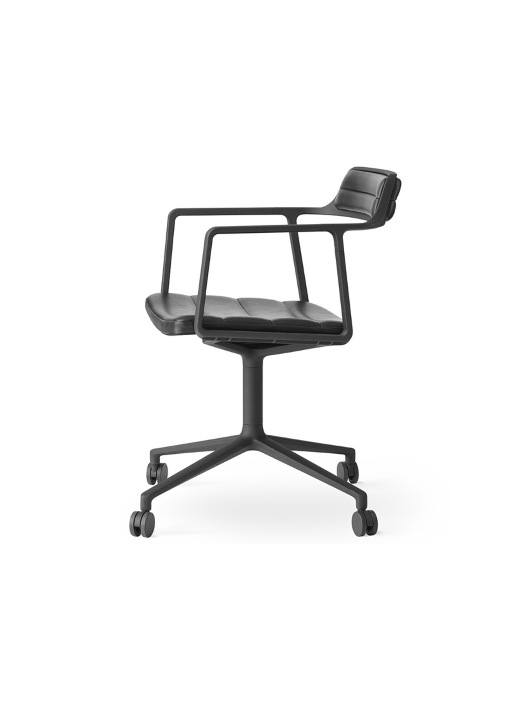 Vipp 452 Swivel chair w/ castors Black aluminium Black leather